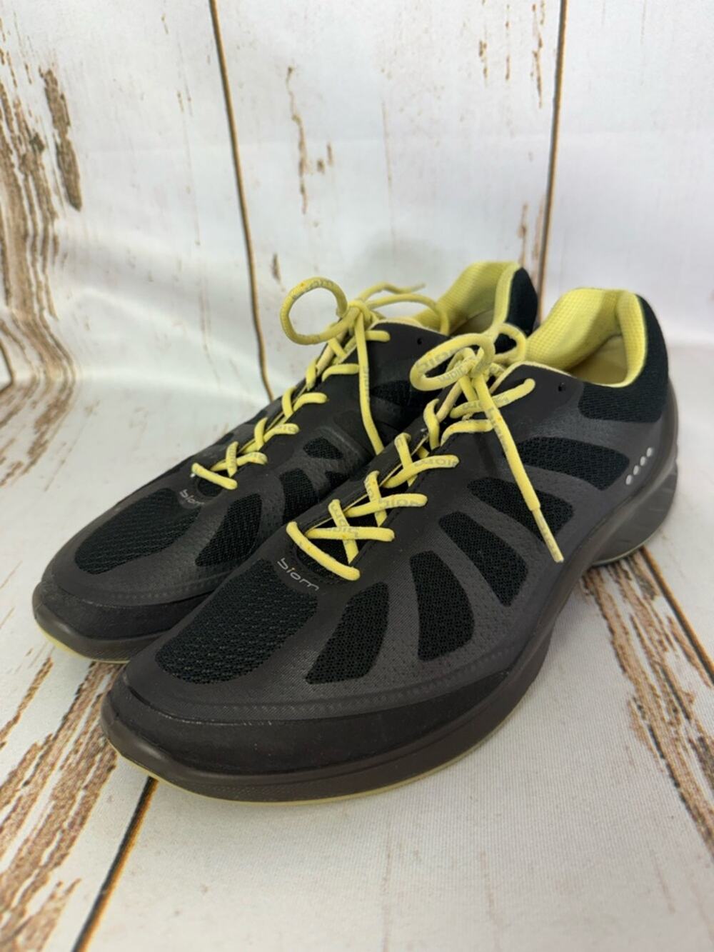Ecco Women's Black and Yellow Athletic Sneakers. Size 41. Excellent condition!